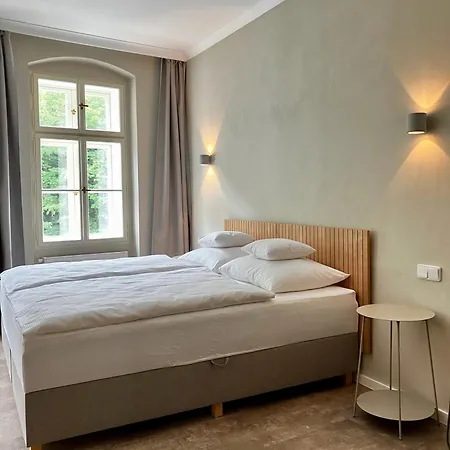 Maison 33 *